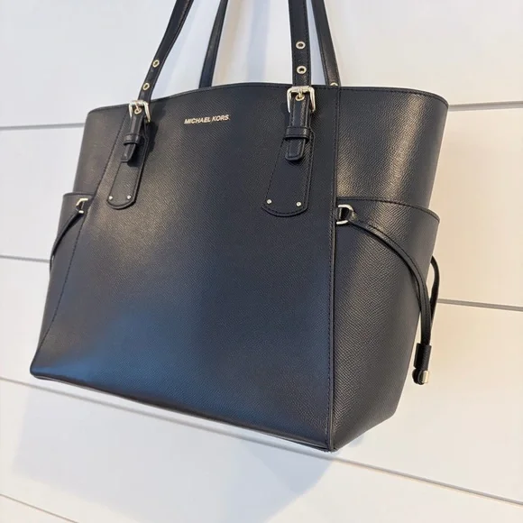 Michael Kors Voyager Black Saffiano Leather Tote Gold Classic Chic Workwear Luxe - Picture 4 of 12